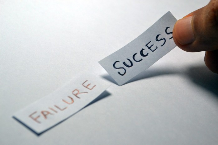 How To Choose Between Availability And Consistency